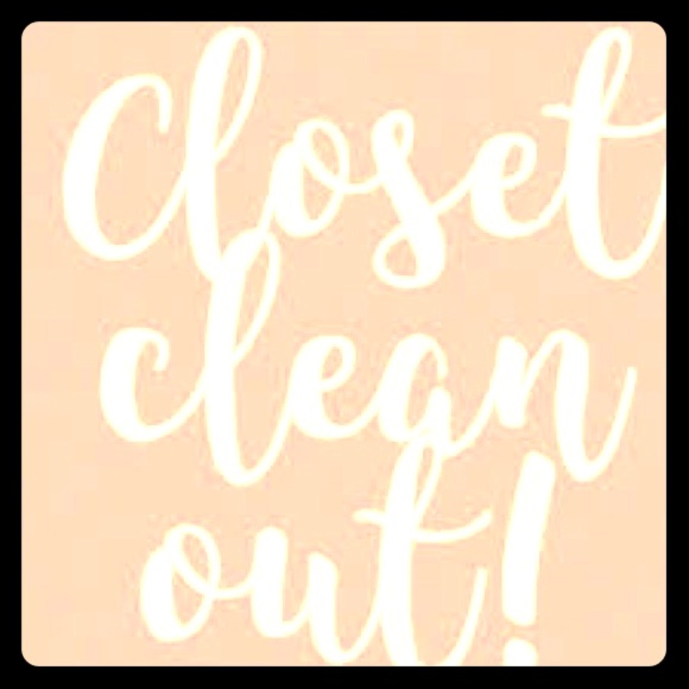 ‼️Closet Clean Out!‼️
 💵 Make an offer! 💰